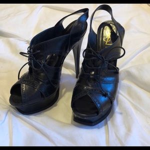 Peep Toe Yves Saint Laurent Platform Heels